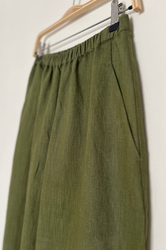 Atwin The Label - The Barrel Leg Trousers In Khaki Ramie Linen