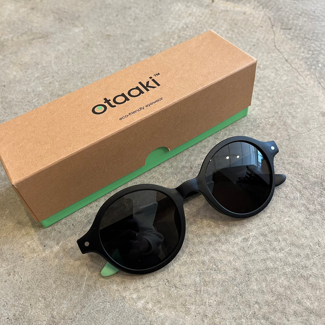 Otaaki - 100% UV Mogao Black Frame Sunglasses