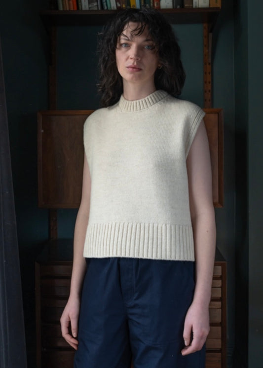 Elwin - Raye Knitted Vest In Ecru | Atwin UK