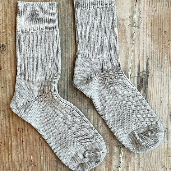 Three pairs of Elwin ribbed socks in gray