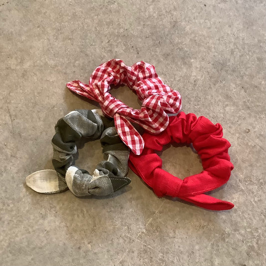 Love & Squalor - Bow Scrunchie
