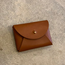 Load image into Gallery viewer, Willow Leather - Leather Card Purse in Tan
