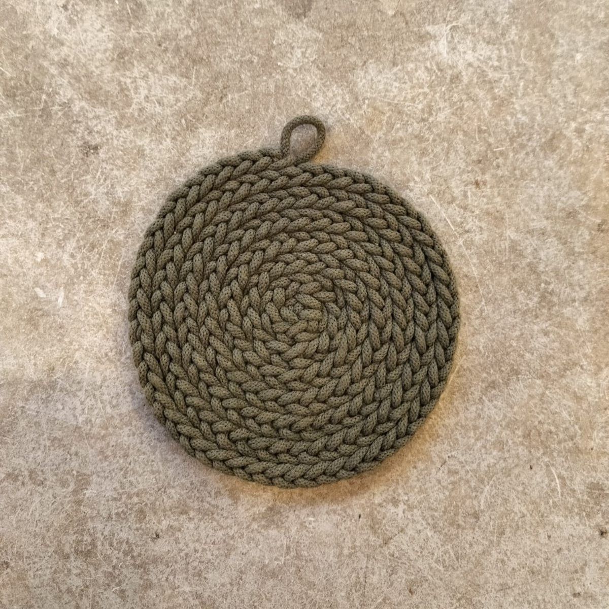 Green rope trivet