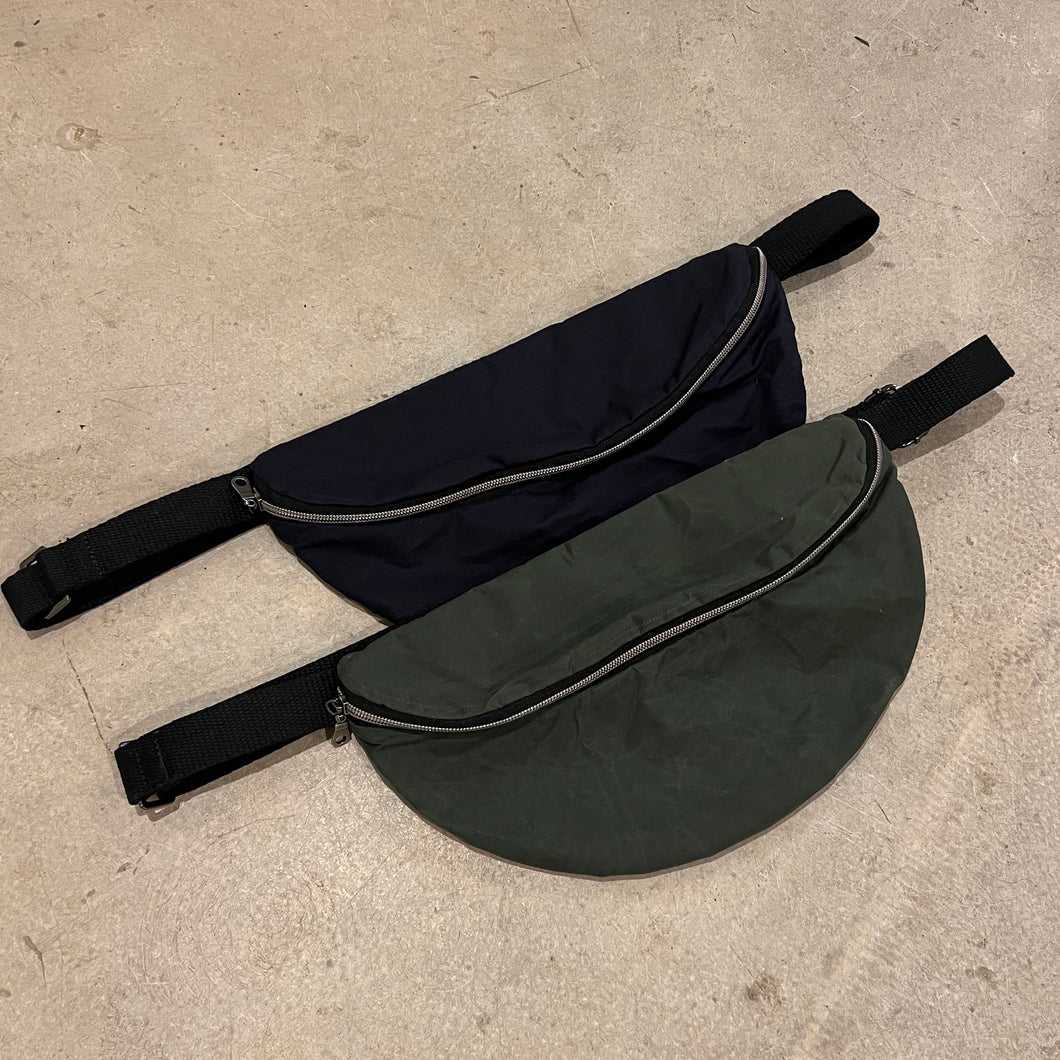 Kikame Apparel - Cross Body Bag In Waxed Cotton