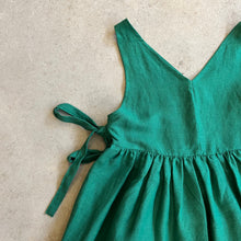 Load image into Gallery viewer, Amber Brown - Pinafore Dress In Green
