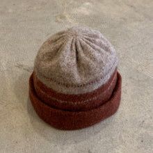 Load image into Gallery viewer, Rosana Exposito - 100% Wool Beanie Hat
