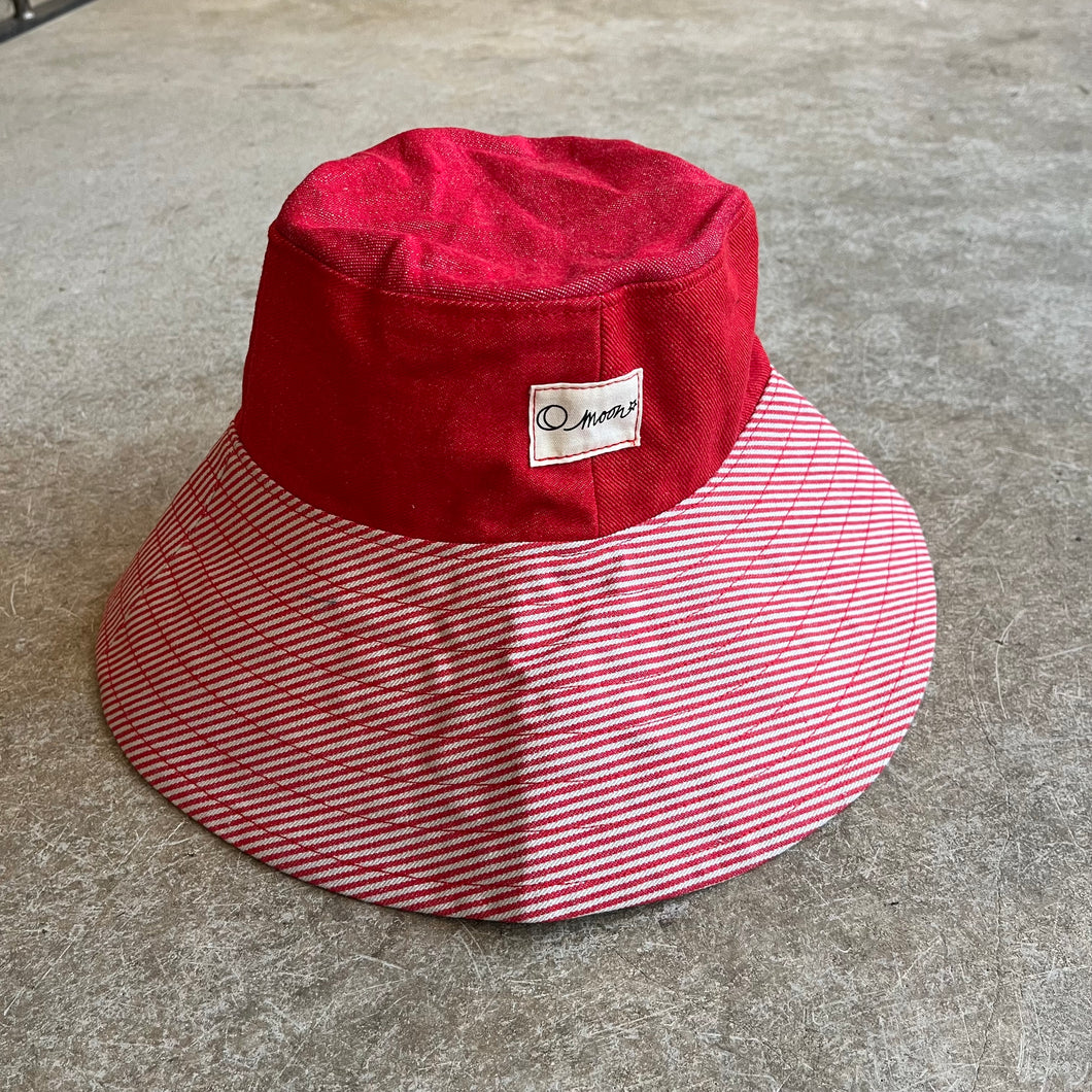 O Moon - Red Large Rim Bucket Hat