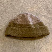 Load image into Gallery viewer, Rosana Exposito - 100% Wool Beanie Hat
