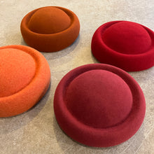 Load image into Gallery viewer, Ellie Vallerini - Wool New Yorker Beret
