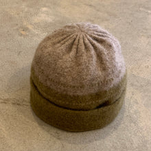 Load image into Gallery viewer, Rosana Exposito - 100% Wool Beanie Hat
