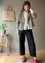 Load image into Gallery viewer, Atwin - Boxy Jacket In Brown &amp; Cream Houndstooth
