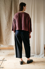 Load image into Gallery viewer, Atwin - Barrel Leg Trousers In Black Ramie Linen
