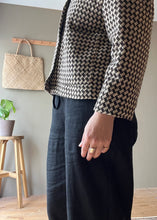 Load image into Gallery viewer, Atwin - Boxy Jacket In Brown &amp; Cream Houndstooth
