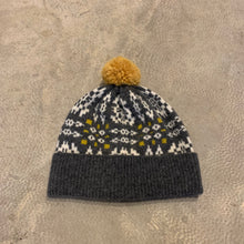 Load image into Gallery viewer, Sally Nencini - Lambswool Bobble Hat

