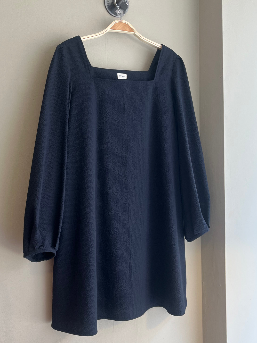 Atwin The Label - The Mini Dress In Black Seersucker