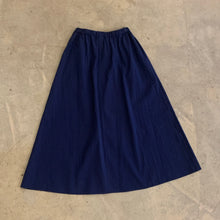 Load image into Gallery viewer, Atwin - Daily Skirt In Navy Indigo Seersucker
