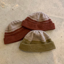 Load image into Gallery viewer, Rosana Exposito - 100% Wool Beanie Hat
