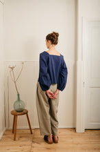 Load image into Gallery viewer, Atwin - Barrel Leg Trousers In Grain Ramie Linen
