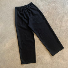 Load image into Gallery viewer, Atwin - The Daily Trouser In Black Ramie Linen
