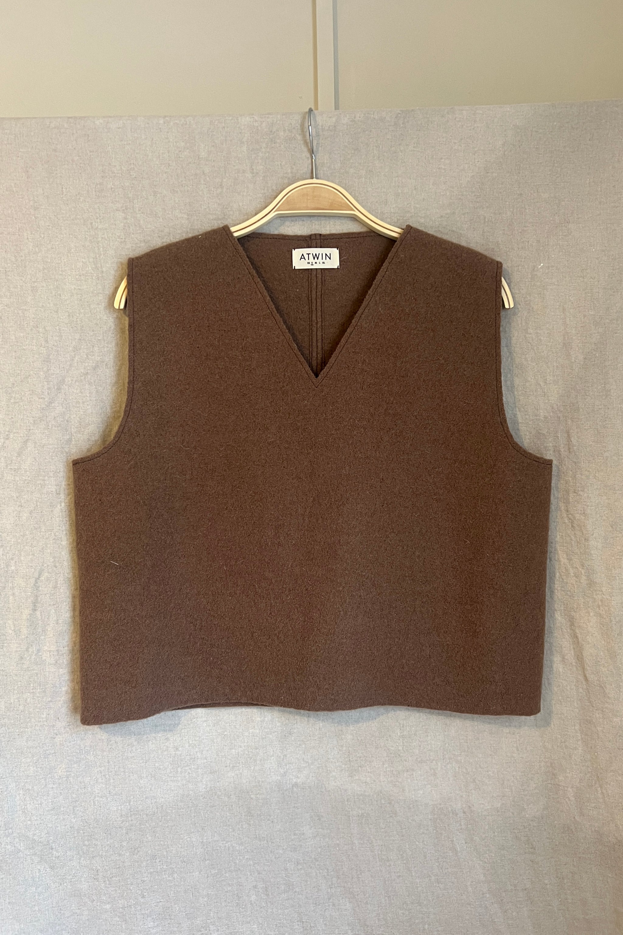 Atwin The Label The V Neck Vest In Brown Boiled Wool Slow