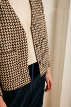 Load image into Gallery viewer, Atwin - Boxy Jacket In Brown &amp; Cream Houndstooth
