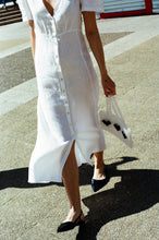 Load image into Gallery viewer, Má + Lin - Daisy Dress In White Linen
