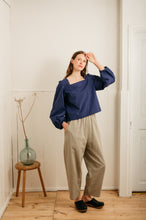 Load image into Gallery viewer, Atwin - Barrel Leg Trousers In Grain Ramie Linen
