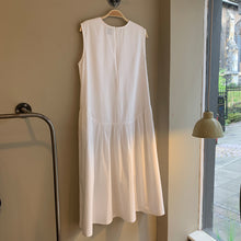 Load image into Gallery viewer, Xi Atelier - Orla Dress in White
