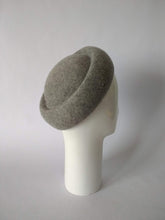 Load image into Gallery viewer, Gray felted wool beret on a white mannequin head against a plain background
