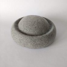 Load image into Gallery viewer, Ellie Vallerini - Wool New Yorker Beret
