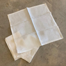 Load image into Gallery viewer, Crop Clothing - Napkins In White Linen
