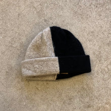 Load image into Gallery viewer, Rosana Exposito - Wool Beanie Hats
