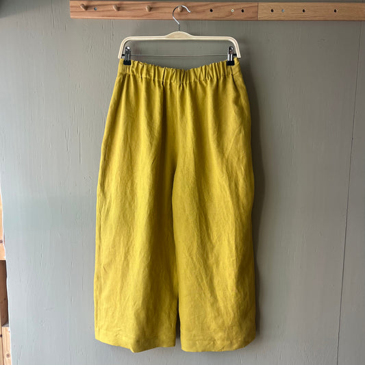 Crop Clothing - The Dutch Boy Trousers In Nectar Linen