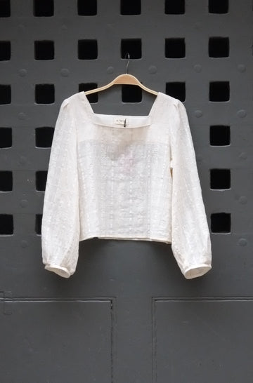 Atwin The Label - The Square Neck Blouse In Oat Indian Cotton