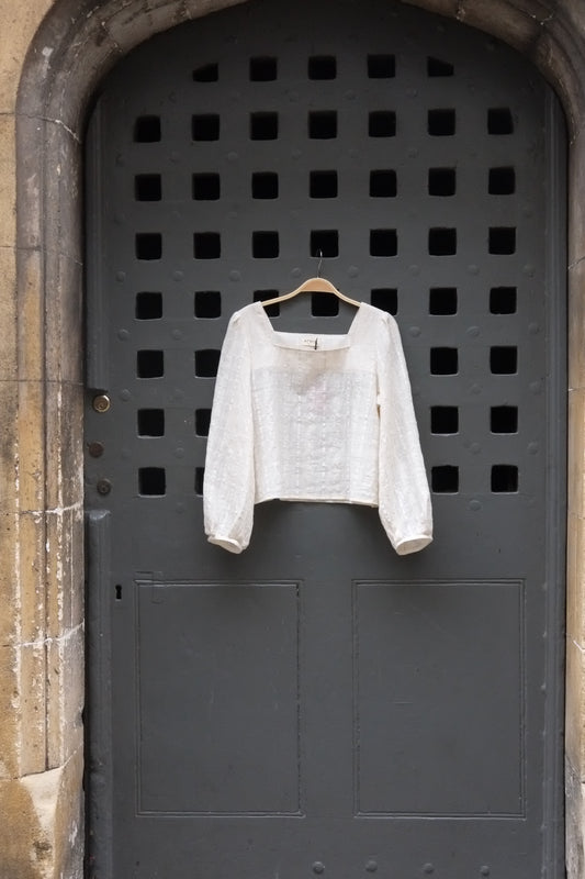 Atwin The Label - The Square Neck Blouse In Oat Indian Cotton