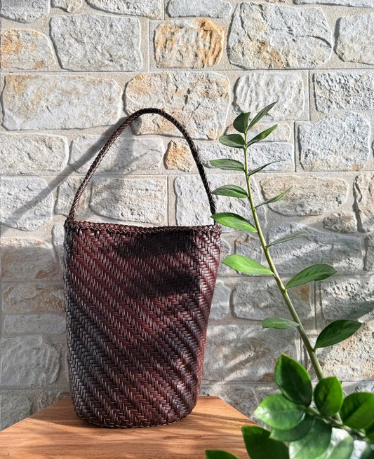 The Esmée Leather Tote Bag In Coffee