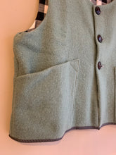 Load image into Gallery viewer, FierceFlora - Vintage Wool Waistcoat
