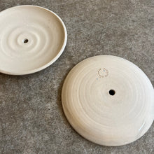 Load image into Gallery viewer, Eleanor Torbati Ceramics - Ceramic Soap Dish
