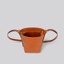 Load image into Gallery viewer, Mimi Berry - Dino Bag In Tan Leather
