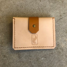 Load image into Gallery viewer, Juniper Calluna - Natural Leather Purse
