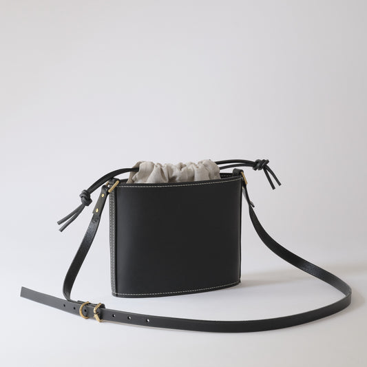 Lucy Welton - Luna Bucket Bag In Black Leather