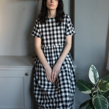 Load image into Gallery viewer, Elwin - Rosa Dress In Black And White Check
