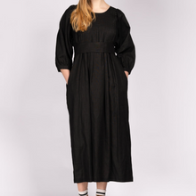 Load image into Gallery viewer, The Regular Works - Quilt Dress In Black Linen
