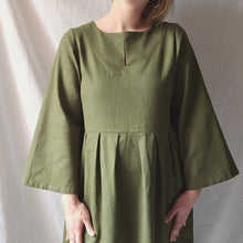 Load image into Gallery viewer, Clement House - The Daphne Dress In Jungle Green Linen
