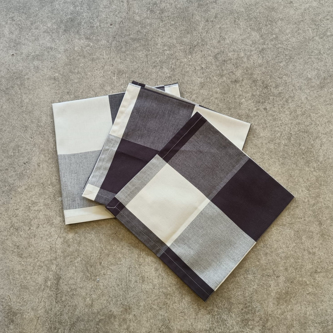Crop Clothing - Giant Check Napkins In Aubergine And White Check