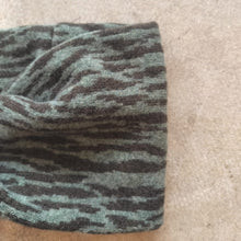 Load image into Gallery viewer, Sally Nencini - Neck Warmer
