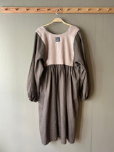 Load image into Gallery viewer, House Of Flint - Slow Lived Dress In Oat And Heather
