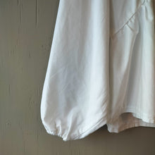 Load image into Gallery viewer, Frea Vintage - Romantic Blouse In White
