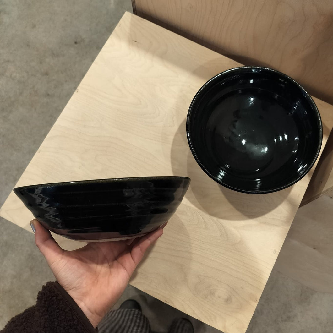 E F Davies Clay - Large Stoneware Bowl In Black Gloss