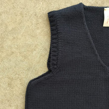 Load image into Gallery viewer, Yetton - The V Neck Vest In Navy
